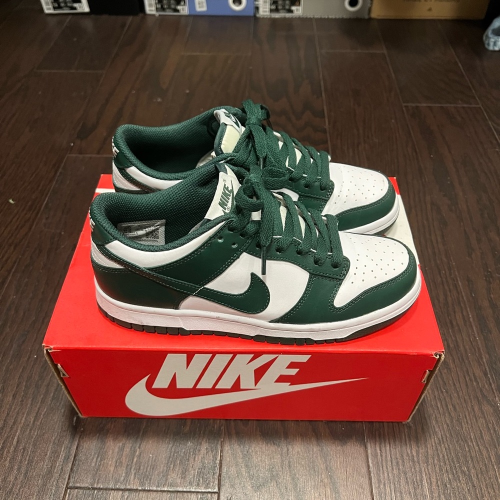 SOLD Preloved Nike “Michigan” low dunks.